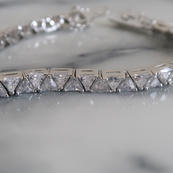 Cubic zirconia stone sterling silver tenni… - Picture 2 of 4